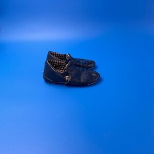 Kids Blue Leather Shoes slippers, house shoes, moccasins 7EE